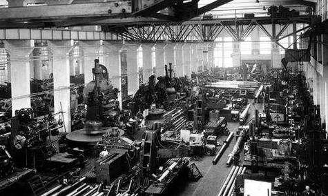 兵工厂下:揭秘二战时期美国兵工厂的强大实力