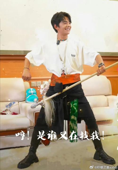 打工人张伟玩转杨过游戏：超实用攻略教学，轻松通关！