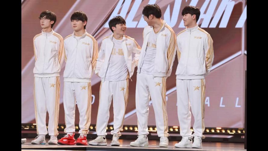 当年2015LPL谁最厉害？（热门选手和经典对决）