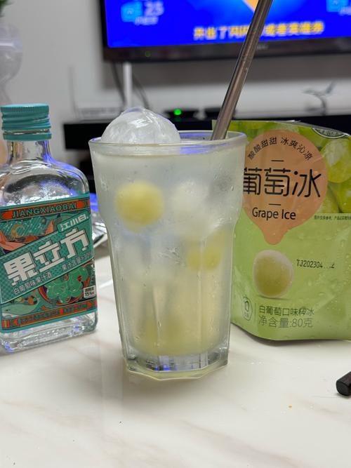 夏季消暑神器:冰镇牛奶,喝出健康和美味