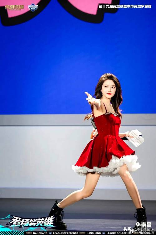 LPL赛场那些漂亮的女主持，你最喜欢哪一位？