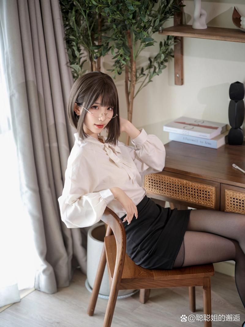 最新黑丝小说游戏下载：各种类型任你挑选