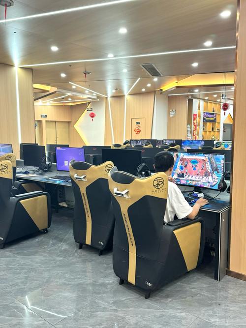 765游戏中心:超多游戏任你选