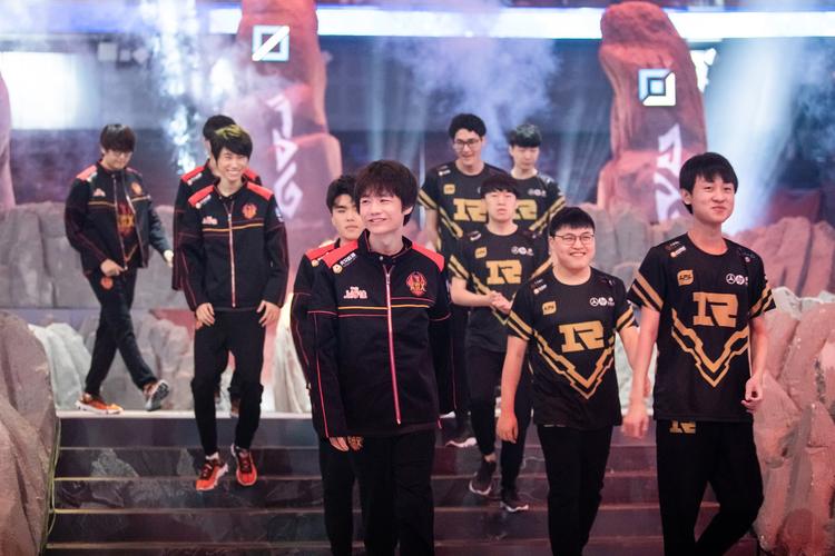 英雄联盟S9:LPL赛区三支队伍的精彩表现