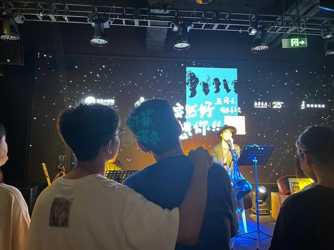 歌声里的最后的天堂：小凌歌曲最后的天堂赏析