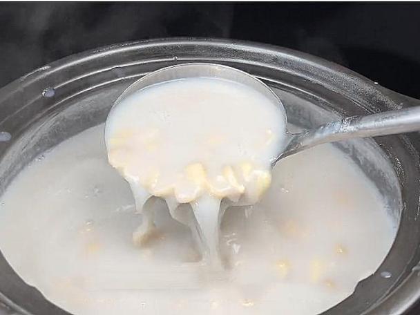 夏季消暑神器:冰镇牛奶,喝出健康和美味