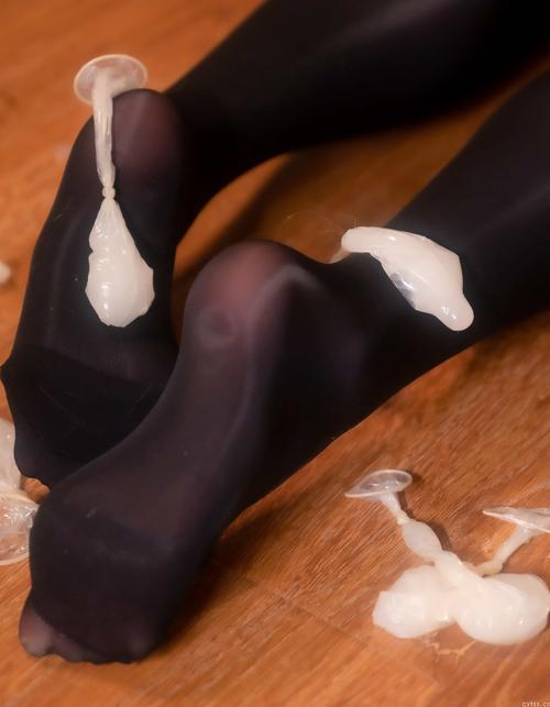 Quan冉有点饿官方网站:解锁更多这位人气Coser的魅力