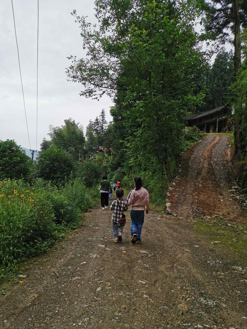 还在愁弟弟暑假安排？试试这些乡村生活游戏！