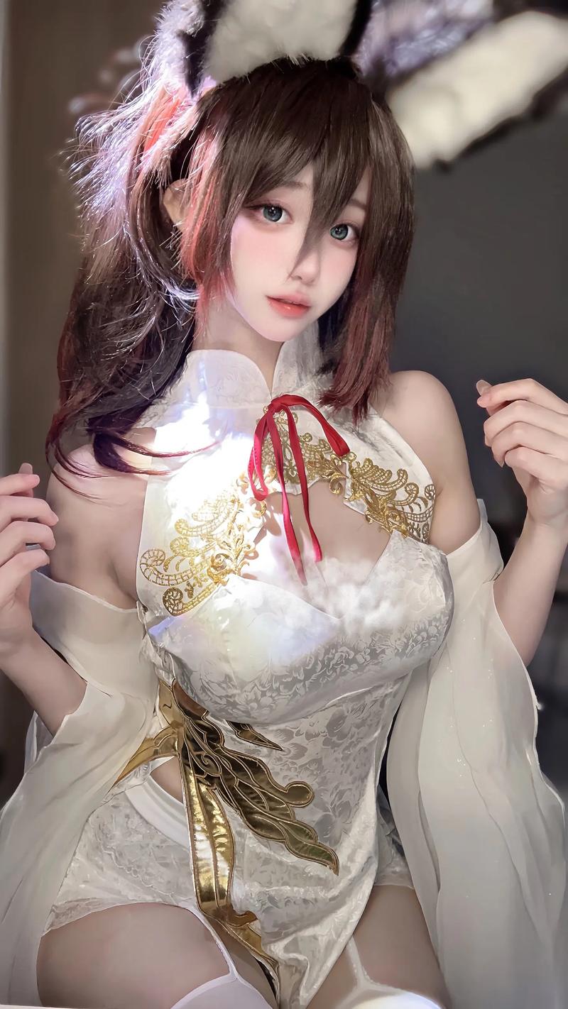 Quan冉有点饿官方网站:解锁更多这位人气Coser的魅力