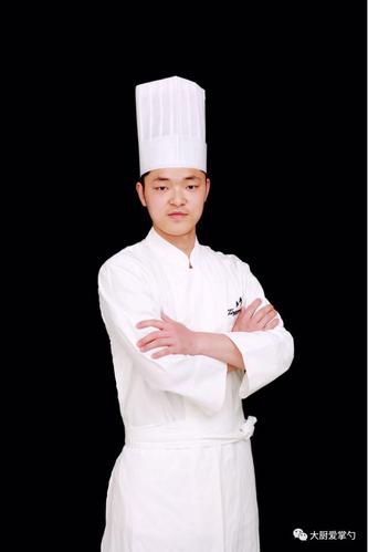 打工人张伟版本大全集：体验平凡打工生活