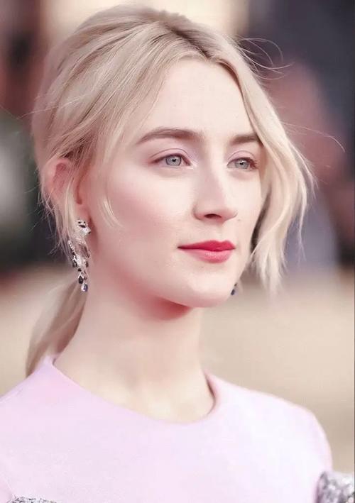 艾米丽布兰切特游戏攻略：主线剧情发展及结局分析