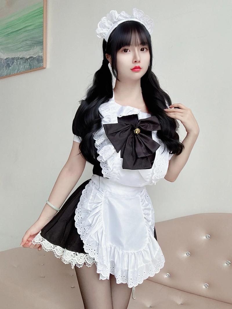 与三位女仆的华丽日常最新版本特点:感受极致体验