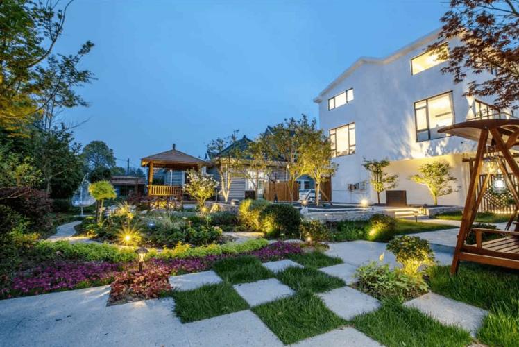 想玩亲密民宿？安卓汉化版带你体验