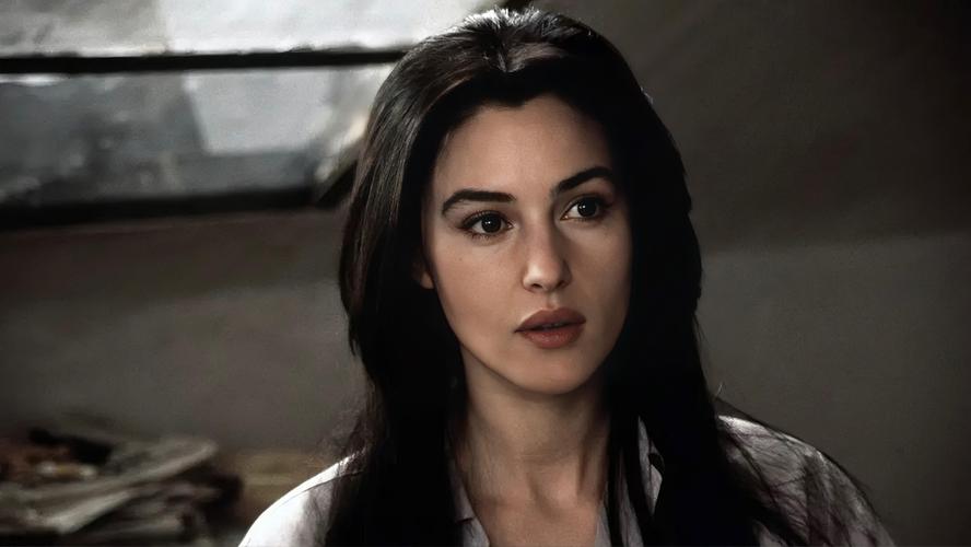 时尚女王莫妮卡EP4 V8.0官网：解锁更多时尚搭配技巧