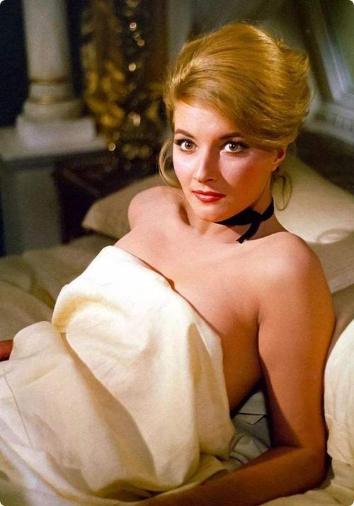 冠军II女郎帝国版本大全：完整版在线观看及游戏攻略