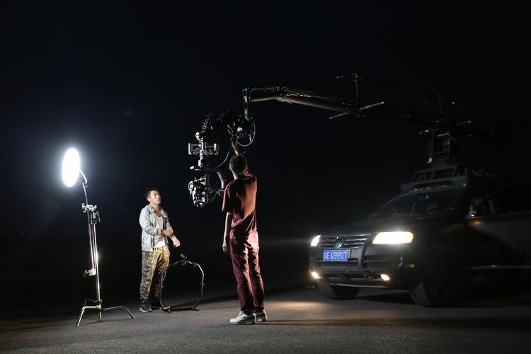 导演请拍摄各种各样的我官方正式版下载:最新版游戏资源免费获取