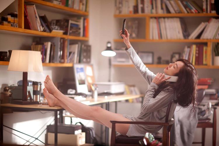 妻子的生活V0.65最新版本：游戏玩法详解