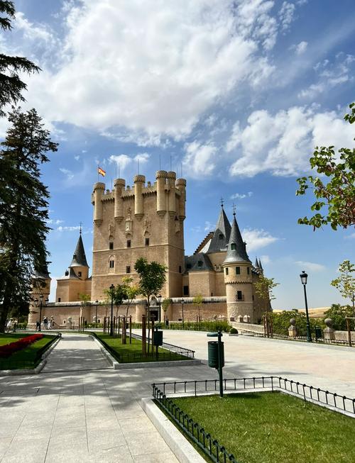 瓦尼亚的城堡官网是哪个？最新官方动态一手掌握！