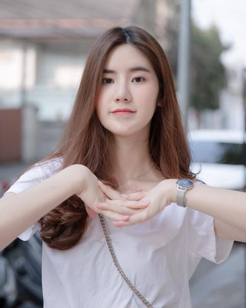 泰国福利姬Pimnalin汉化版更新：不容错过的精彩！