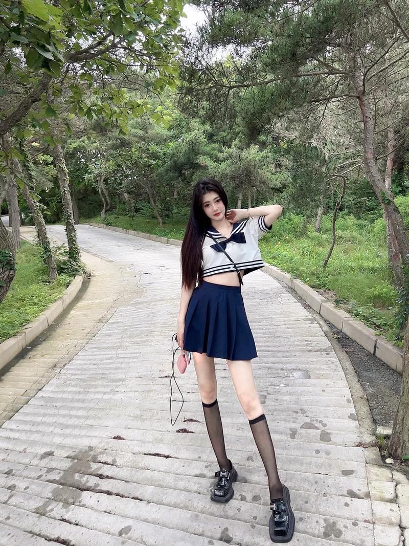 在员工室与JK度过的日常官网：精彩剧情等你体验