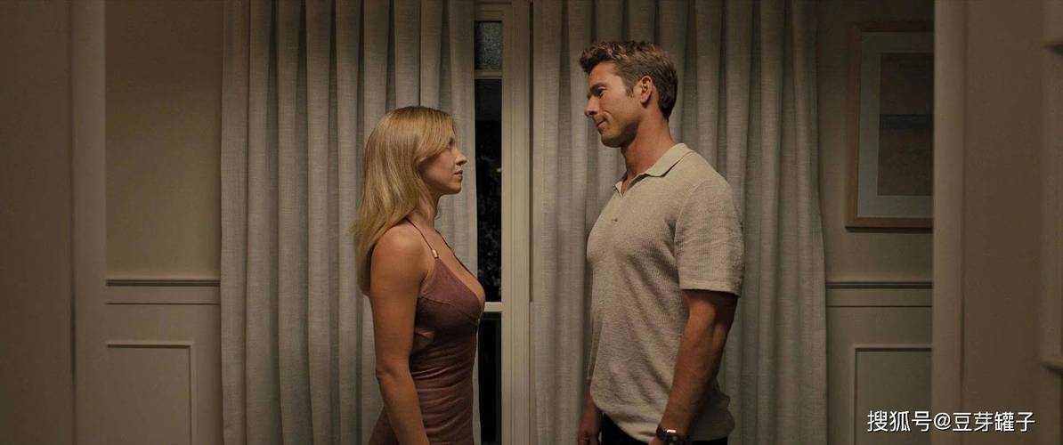 揭秘雪山别墅：三个女孩的火辣做爱假期全记录