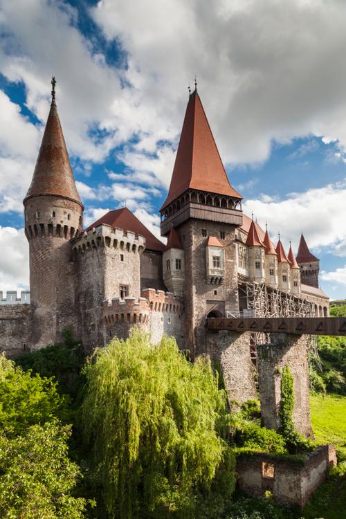 瓦尼亚的城堡免费下载是真的吗?靠谱渠道分享!