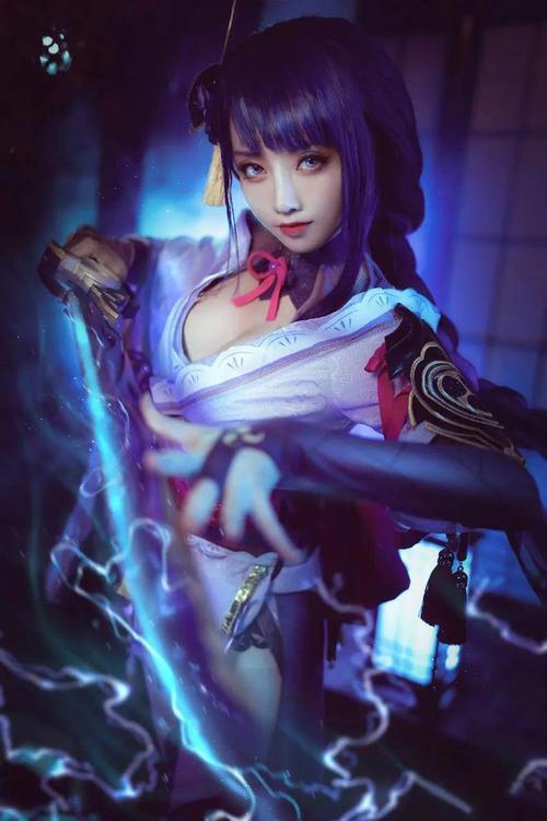 辣妹COS疯狂绅士游戏:性感与游戏碰撞的火花