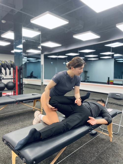 意外发现！健身教练补课和杨过游戏结合？