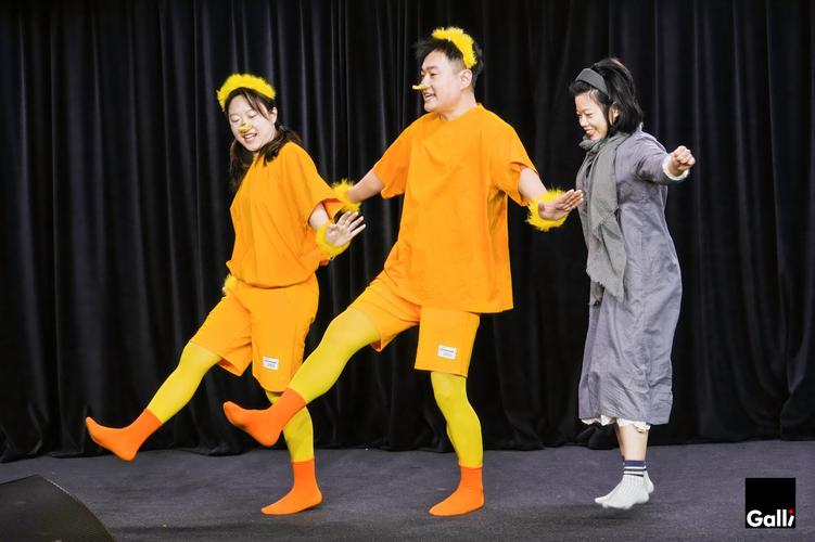 怎么玩大人的童话剧场游戏介绍？新手必备三步简单教学！